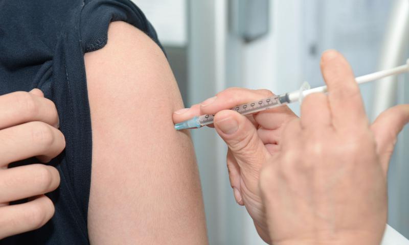 Povinné očkovanie na Slovensku ročne ušetrí viac ako 18 miliónov eur